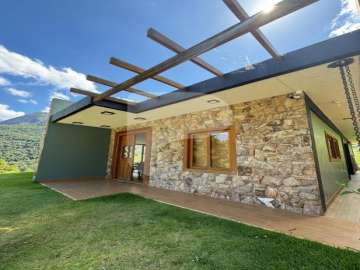 Casa à venda em Itaipava, Petrópolis - RJ