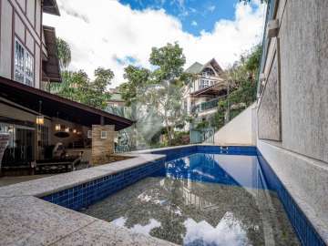 Casa à venda em Itaipava, Petrópolis - RJ