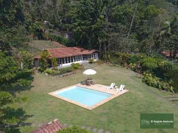 Casa à venda em Carangola, Petrópolis - RJ