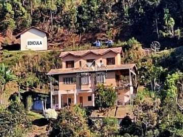 Casa à venda em Itaipava, Petrópolis - RJ