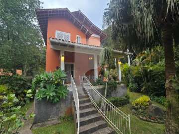 Casa à venda em Fazenda Inglesa, Petrópolis - RJ