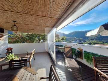 Cobertura à venda em Itaipava, Petrópolis - RJ
