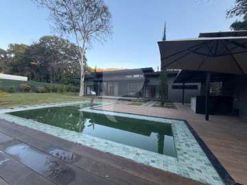 Casa à venda em Itaipava, Petrópolis - RJ