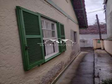 Casa à venda em Mosela, Petrópolis - RJ