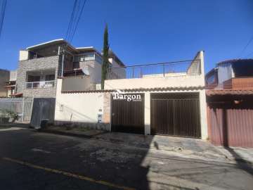 Casa à venda em Teixeiras, Juiz de Fora - MG
