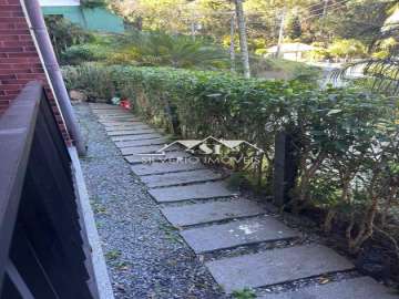 Apartamento à venda em Samambaia, Petrópolis - RJ