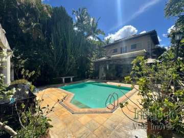 Casa à venda em Itaipava, Petrópolis - RJ