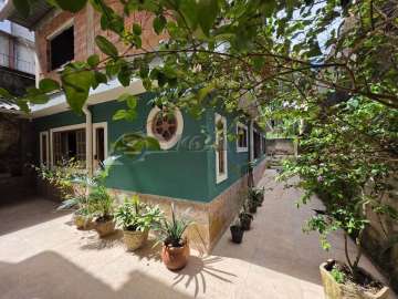 Casa à venda em Mosela, Petrópolis - RJ