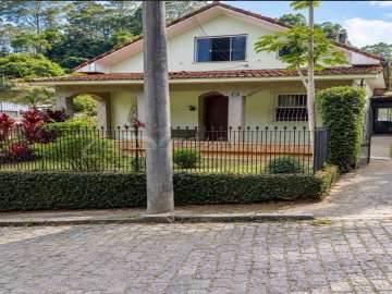 Casa à venda em Mosela, Petrópolis - RJ
