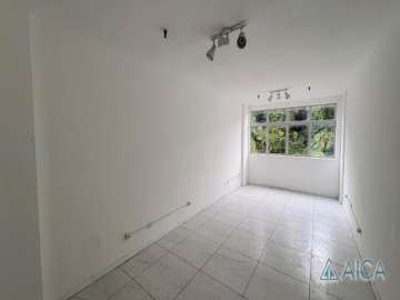 Sala para alugar em Centro, Petrópolis - RJ