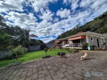 Casa à venda em Quarteirão Brasileiro, Petrópolis - RJ